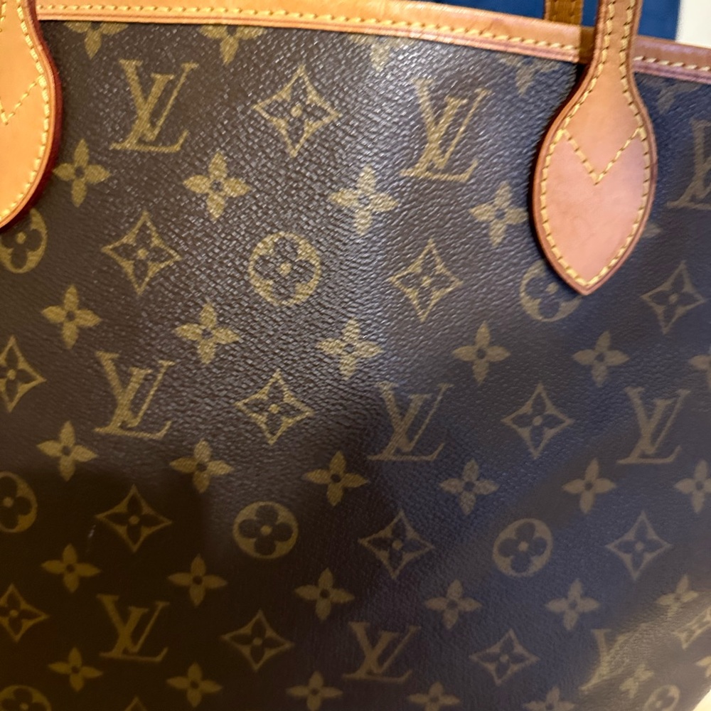 Louis Vuitton MM Monogram canvas tote - Picture 2 of 7